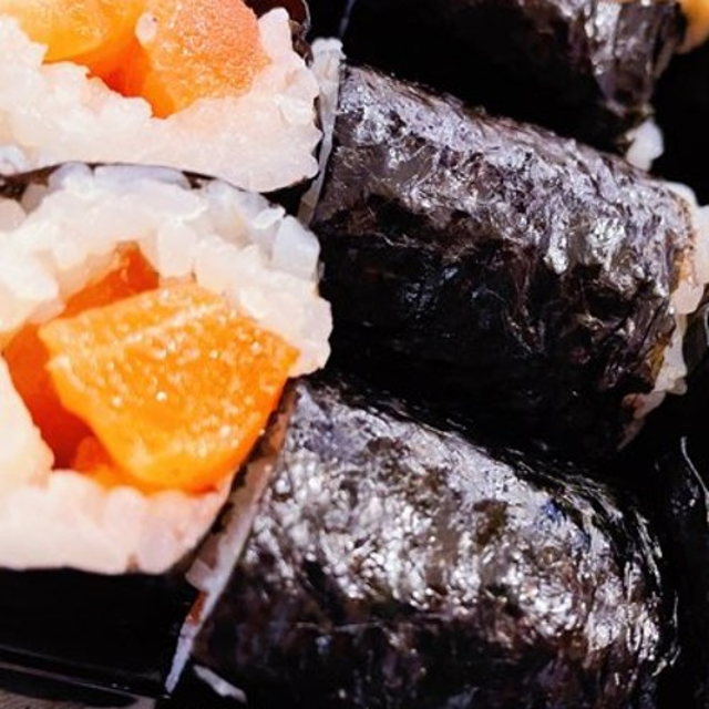 Salmon Roll.