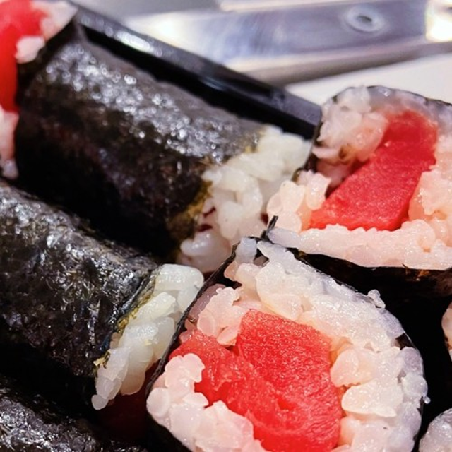 Tuna Roll.